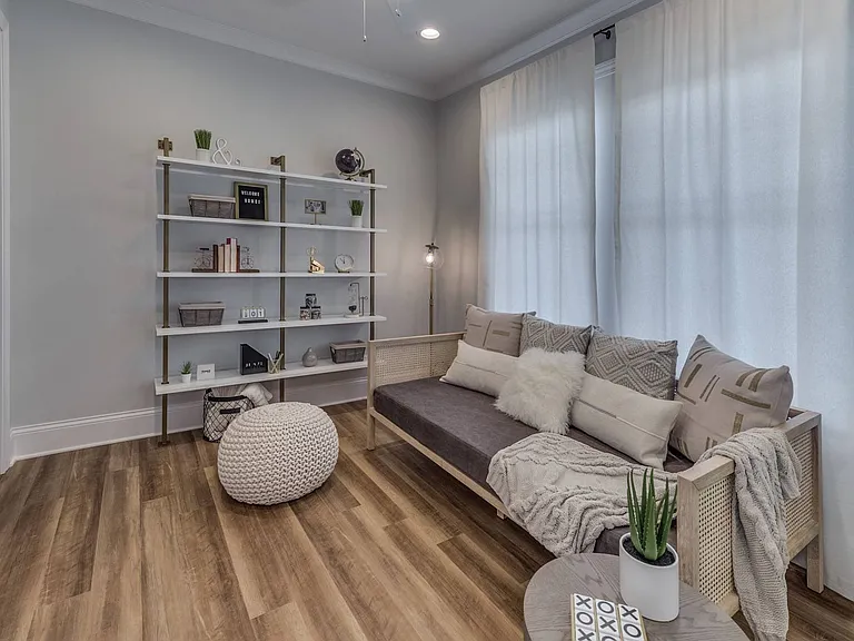 Eldridge Townhomes — Photo 10