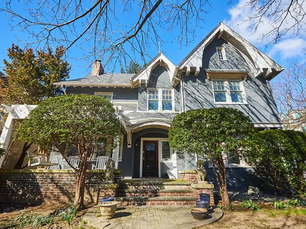 116 Buckingham Rd, Brooklyn, NY 11226