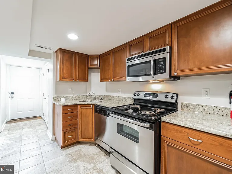 2411 N Capitol St NE #B — Photo 5
