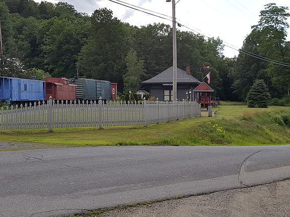 5th image of 52 Depot St