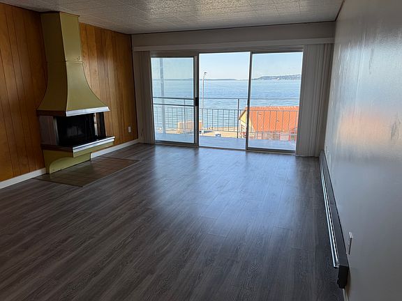 2nd image of 2700 Alki Ave SW #403