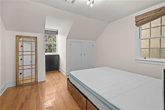 1035 Chartres St — Photo 8