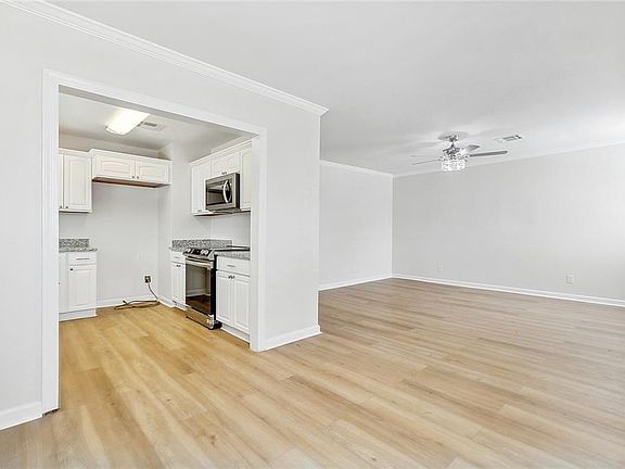 4th image of 4361 Van Ave