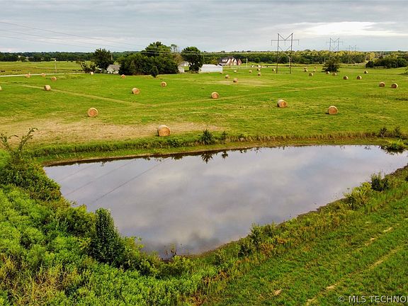 4th image of 8610 E 480th Rd