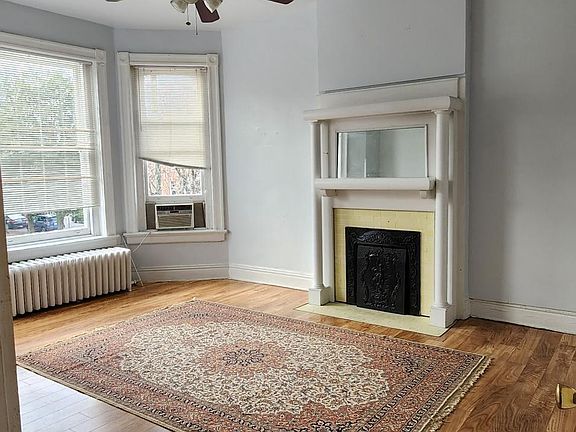 4th image of 2348 W Grace St #A
