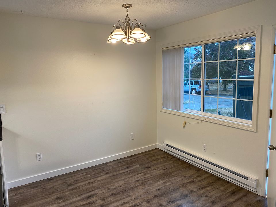 1st image of 802 N Oakes St #3