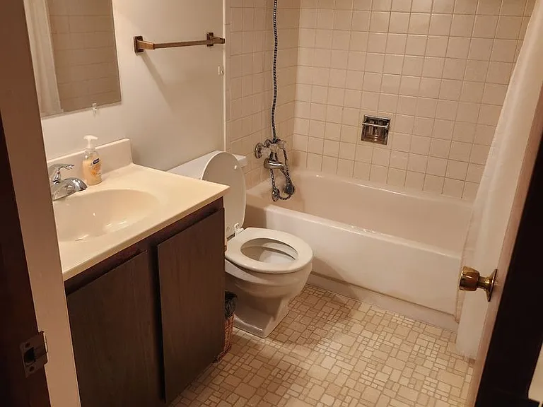 5020 SW 31st St — Photo 8