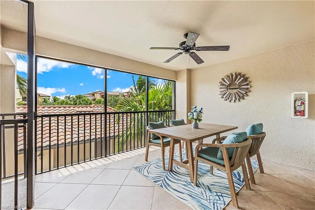2 bed, 2.0 bath, 1366 sqft, $8,500 — Photo 2