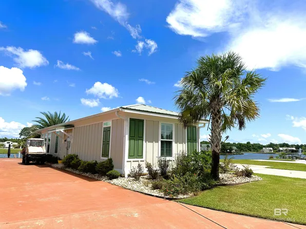 12136 Gateway Dr, Elberta, AL 36530