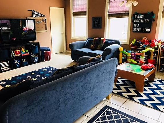 3rd image of 5540 Camino Viento NW
