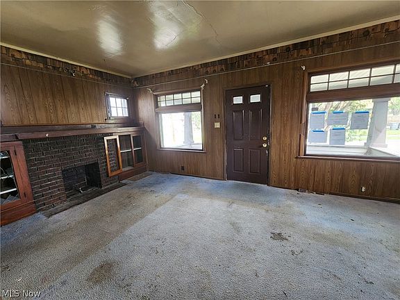 3rd image of 611 Cohasset Dr