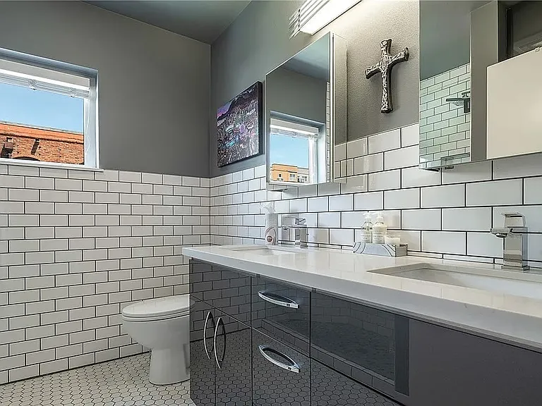 2440 Western Ave #716 — Photo 4