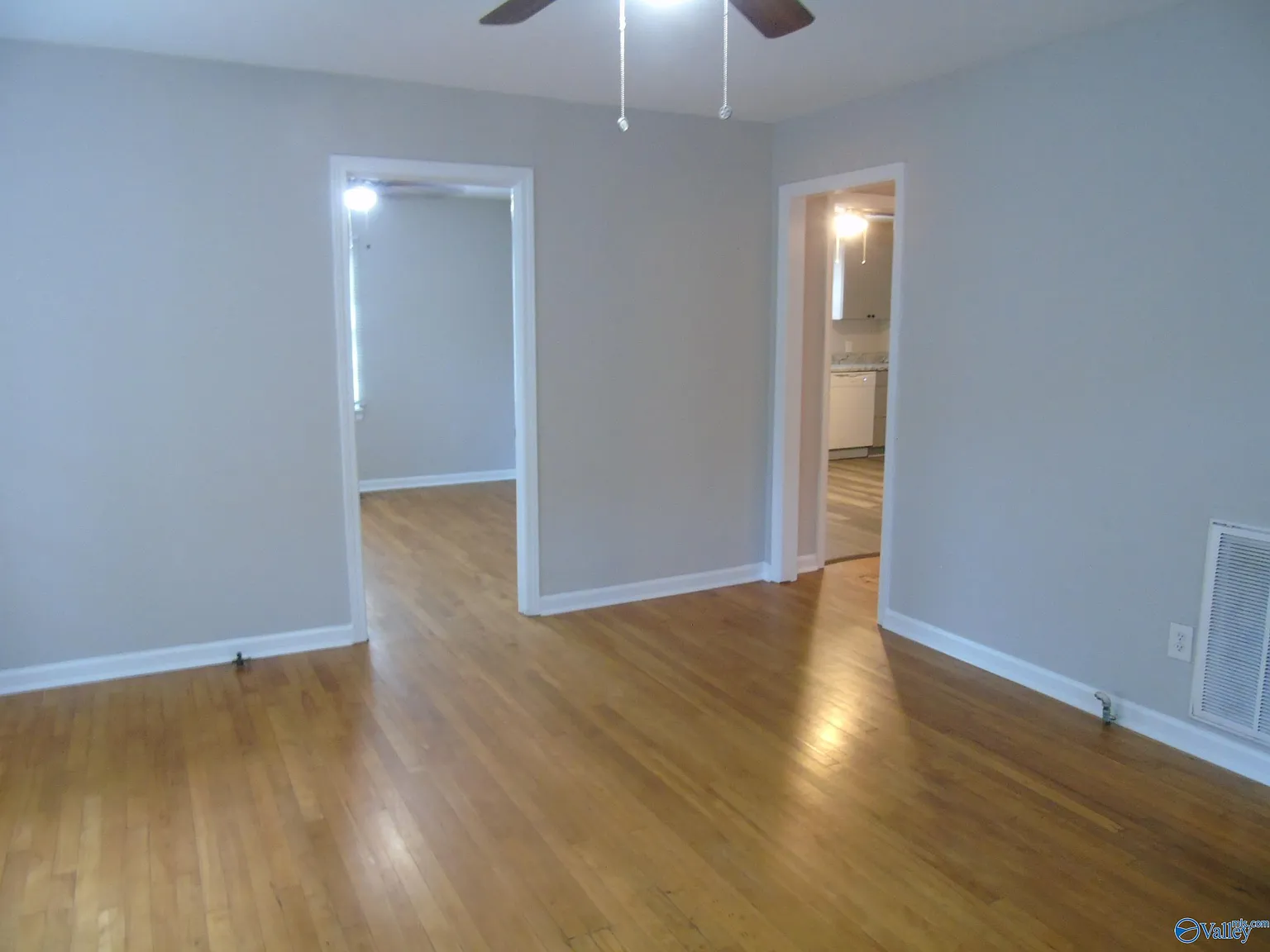 2 bed, 1.0 bath, 1020 sqft, $1,400 — Photo 2