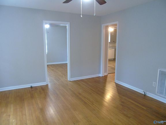 2nd image of 1423 Stevens Ave NE