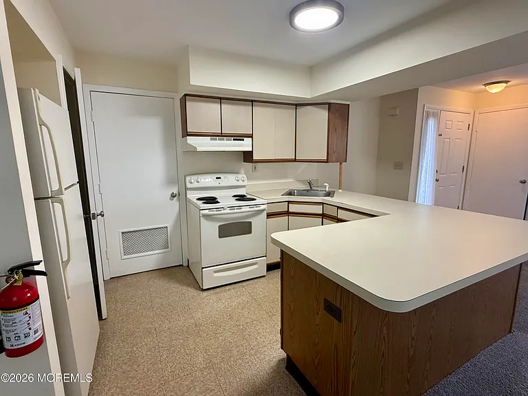 290 N Main St #1 — Photo 3