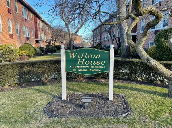 61 Maine Avenue #F25, Rockville Centre, NY 11570