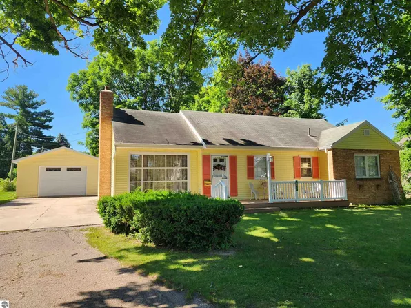 408 E Saginaw St, Saint Louis, MI 48880