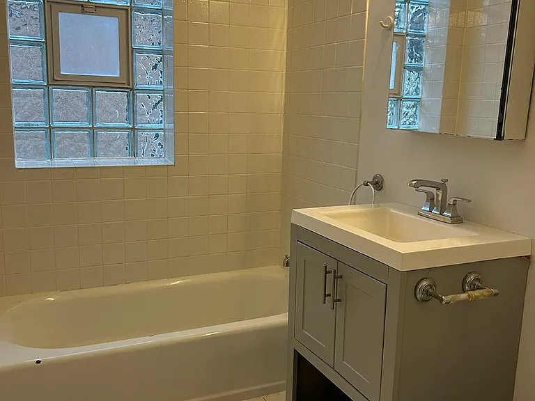 2737 W Lunt Ave #2W — Photo 10