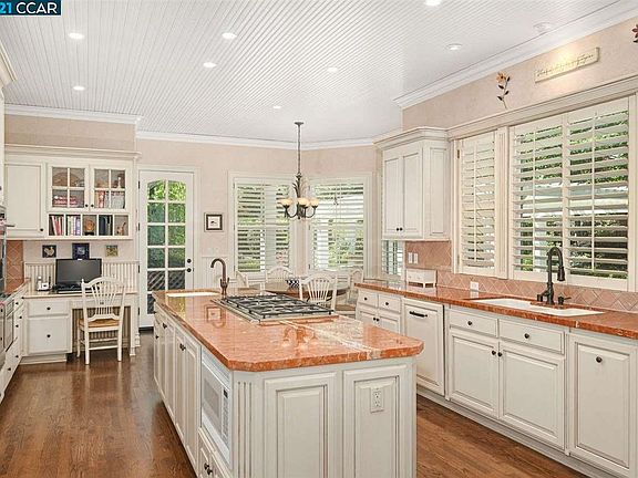 5th image of 44 Brightwood Cir