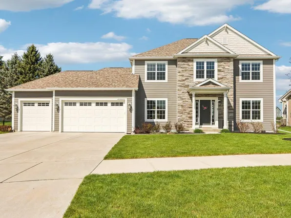 W239N5471 Fieldstone Pass CIRCLE, Sussex, WI 53089
