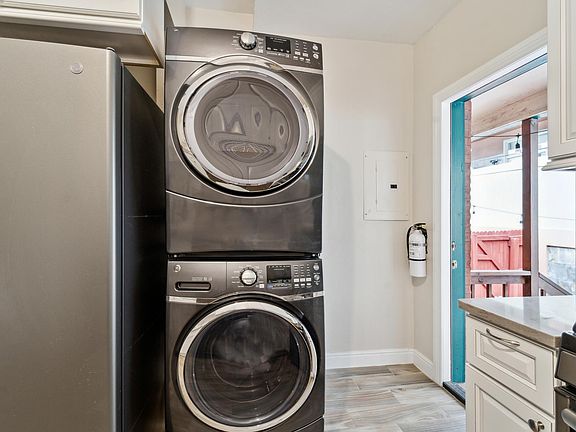 5th image of 2328 W 31st Ave