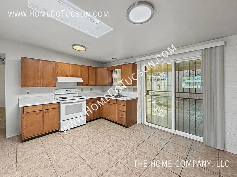 1430 E Iowa Dr — Photo 9