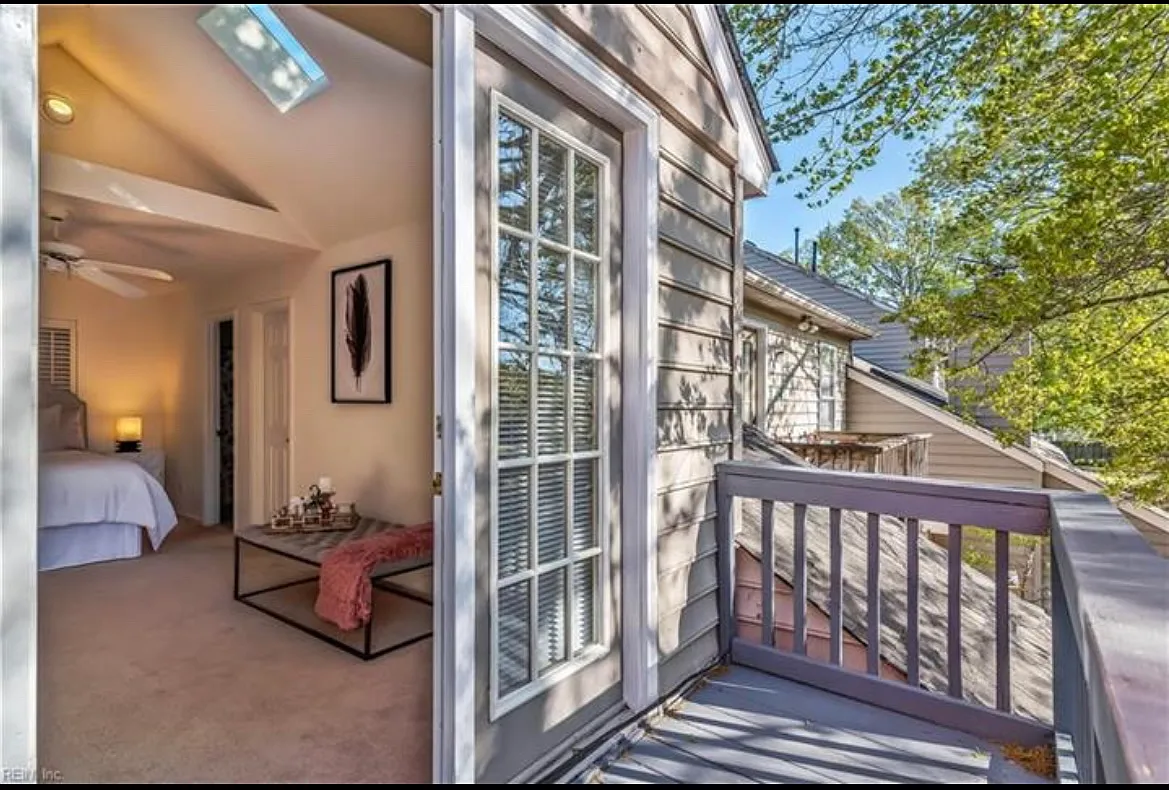 Loquat Pl, Hampton — Photo 1