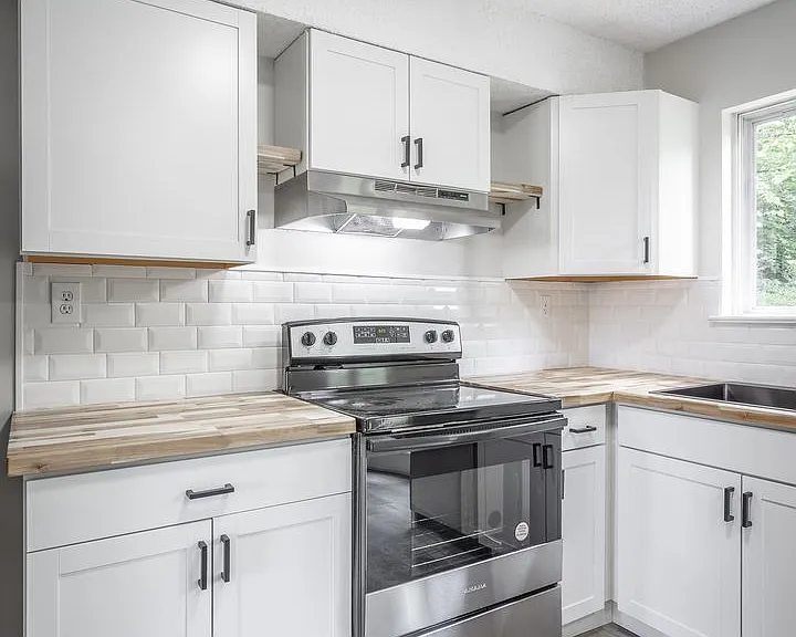 833 Sylvan Dr — Photo 8