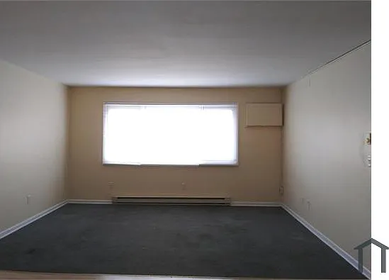 1116 Irving Ave #101 — Photo 1