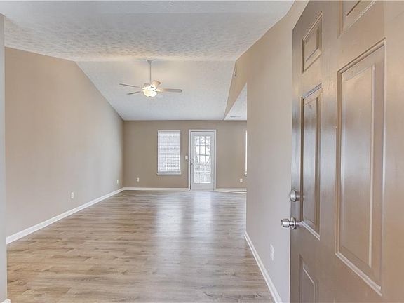 3rd image of 614 Anns Way