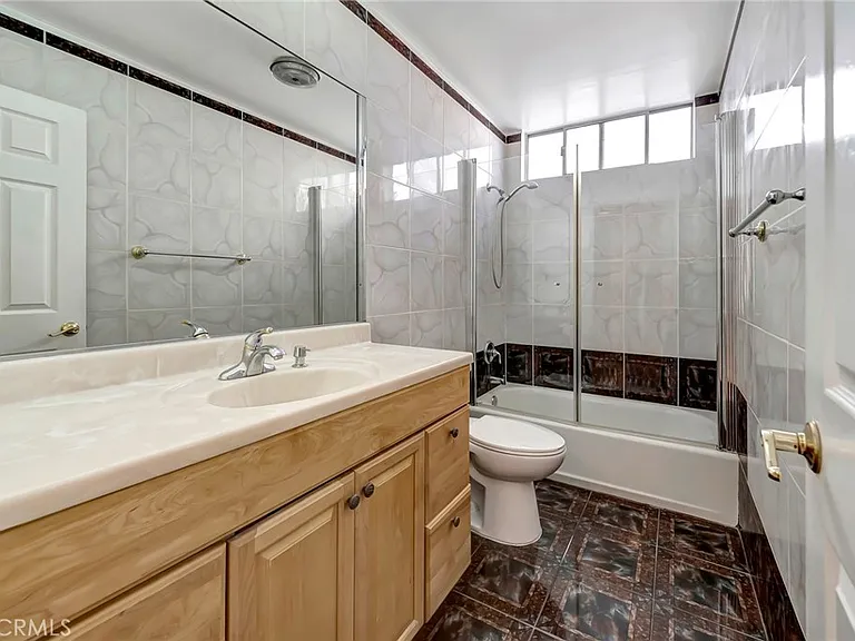 5315 Zelzah Ave #6 — Photo 21