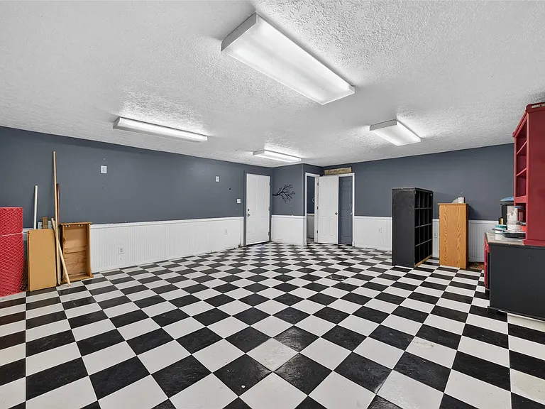 1007 E Baker Rd — Photo 24