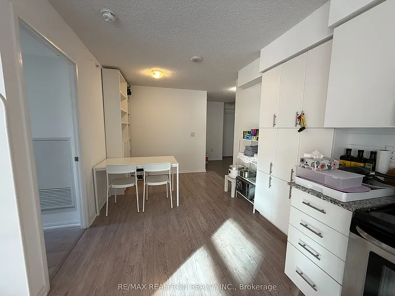 800 Lawrence Ave W #523 — Photo 11