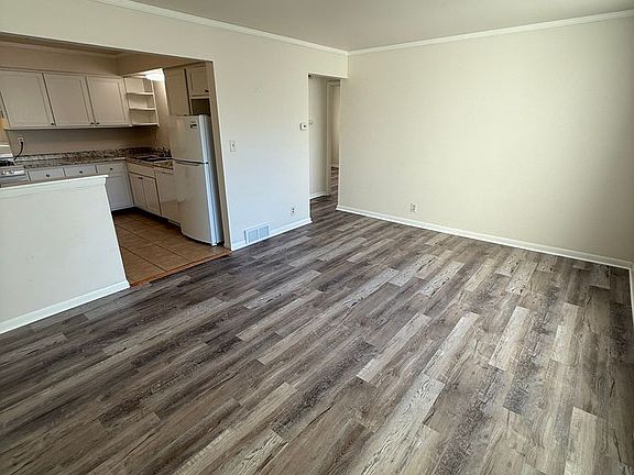 5th image of 753 Grand Ave Unit 4