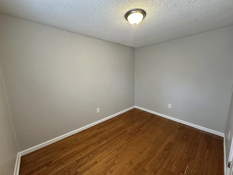 637 Blanton Ln — Photo 5