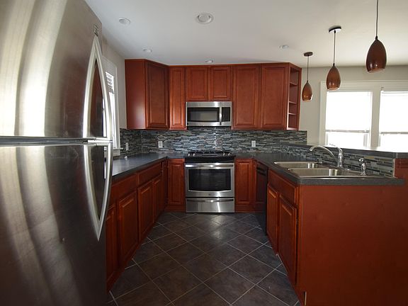 2nd image of 78 Hollywood Ave #80