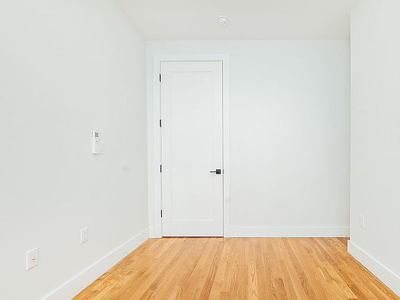 5th image of 307 Troutman St APT 1R