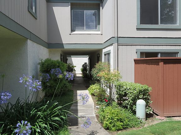 2nd image of 1116 Cleghorn Dr Unit E