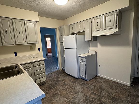 2nd image of 27968 Southpointe Dr #A