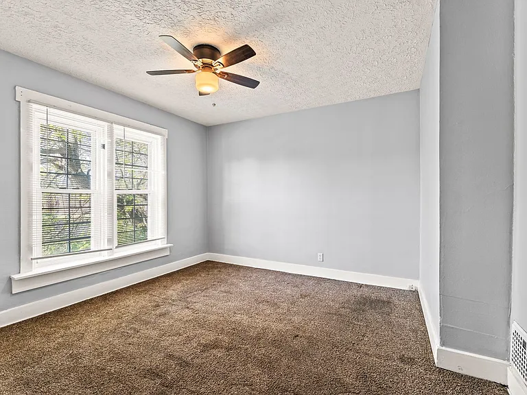 181 W Norman Ave — Photo 28