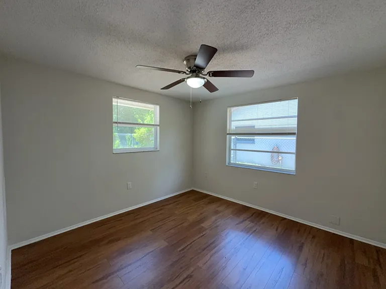 15839 Villa Dr — Photo 6