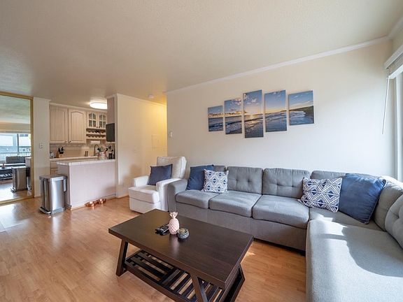 3rd image of 1126 Cherry Ave APT 60