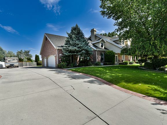 4th image of 1044 W Park Palisade Dr