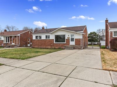 529 Gilman St, Garden City, MI, 48135