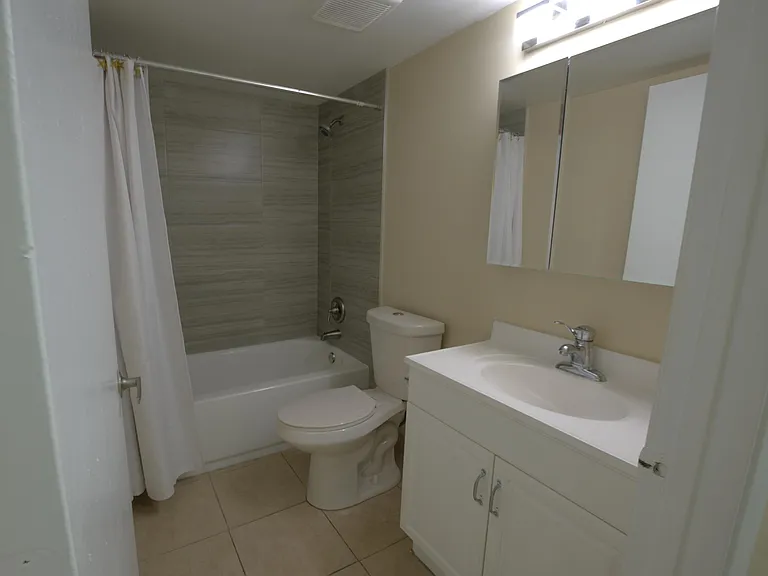 1617 Meadows Cir W — Photo 8
