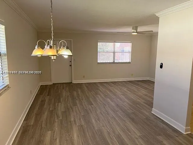 Kings Point Saxony Condos — Photo 3