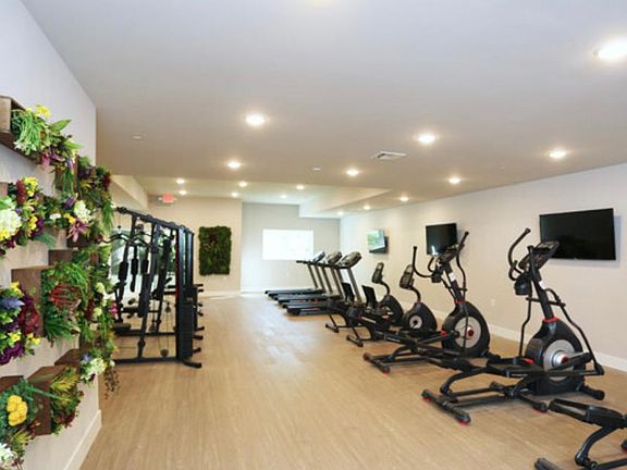 2nd image of 836 S Harvard Blvd #606