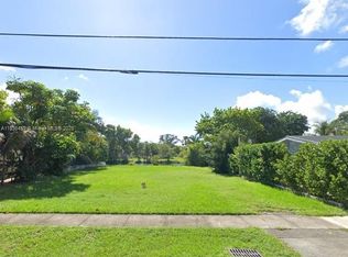 305 SW 5th St, Hallandale, FL 33009