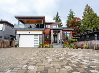 2938 Cumberland St, Pt Coquitlam, BC V3B3V4