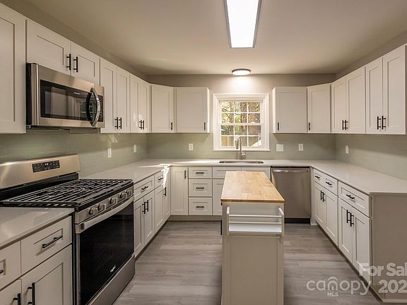4th image of 2649 Birchwood Dr